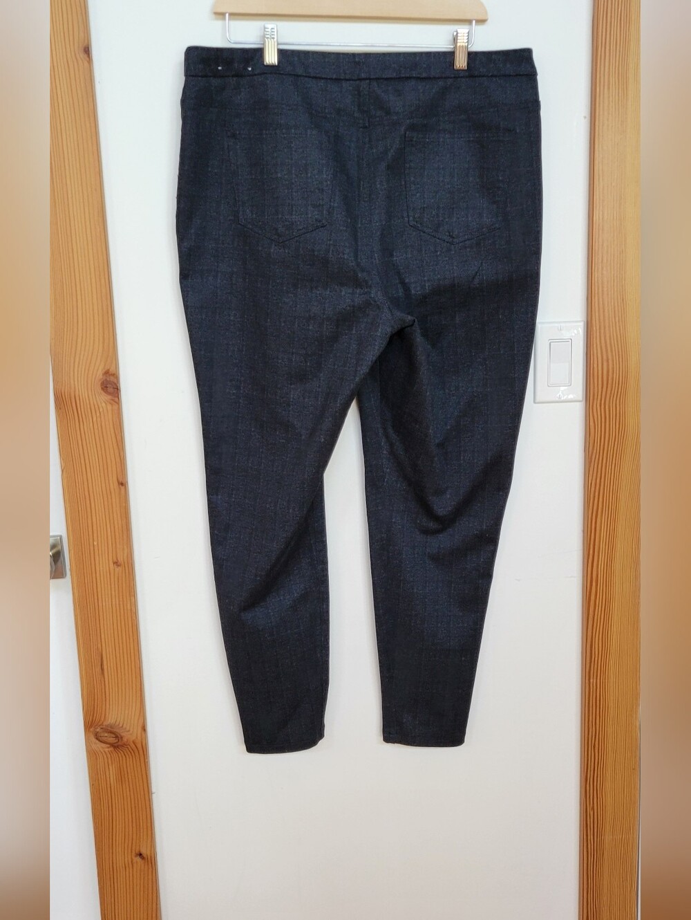 BNWOT-Reitmans Dark Charcoal/Black Knit Dress Legging - Picture 2 of 4
